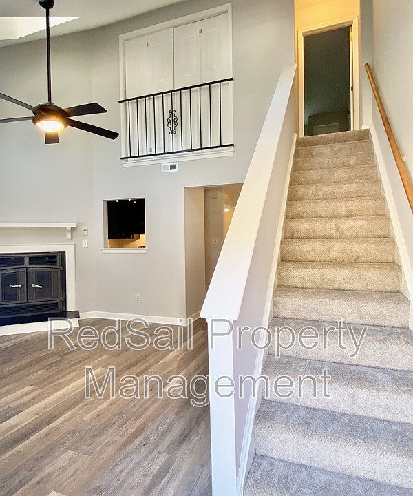 1st image of 384 Kinsmen Way