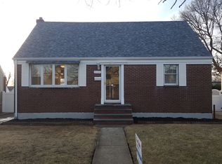 2146 Pine St, Wantagh, NY 11793