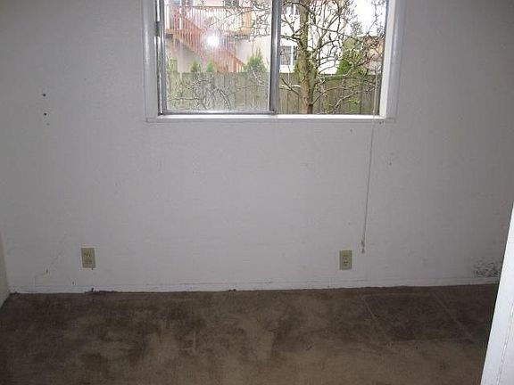 4th image of 6210 27th St NE