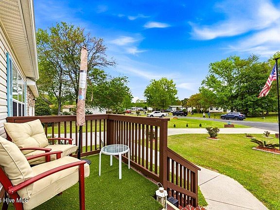 5th image of 1096 Gull Court SW