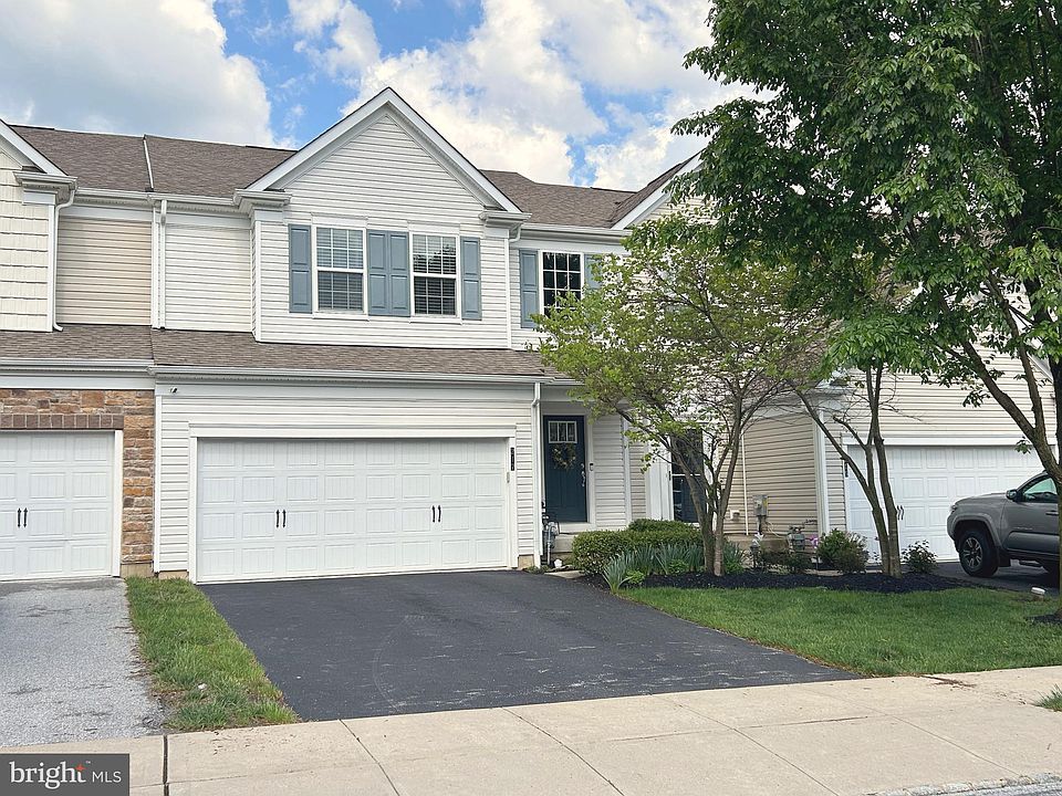1st image of 217 Sills Ln