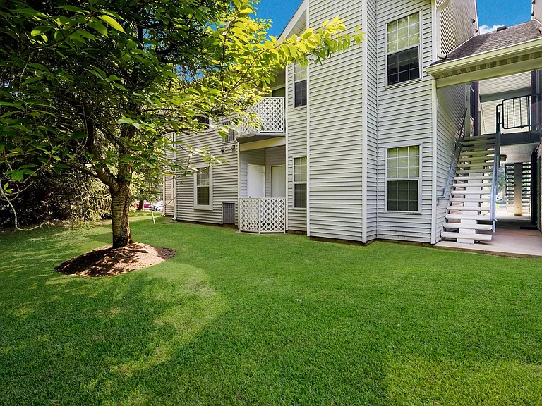 907 Diamond Dr — Photo 24