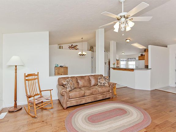 2nd image of 2841 Maverick Dr