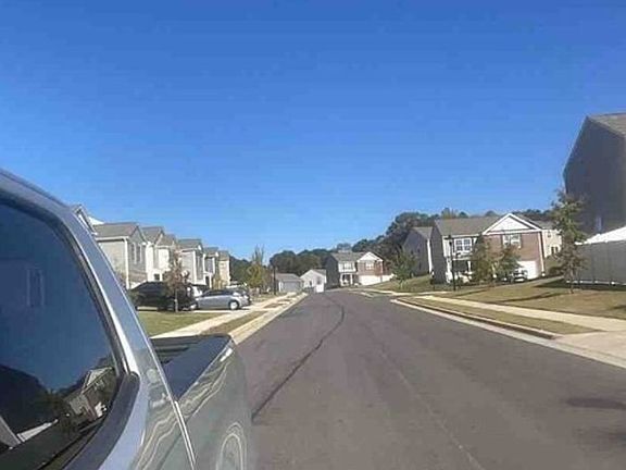 Exterior Neighborhood (street photo)
