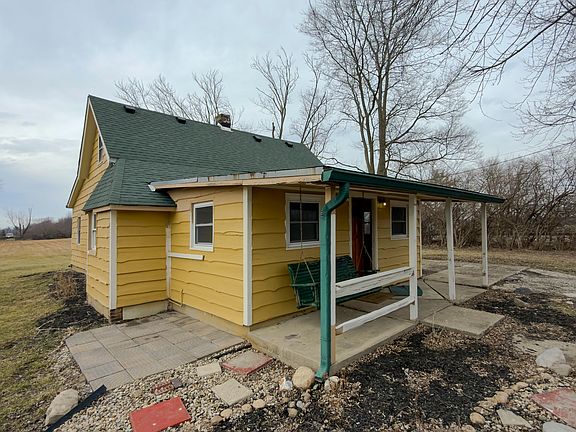 3rd image of 10565 E Southport Rd