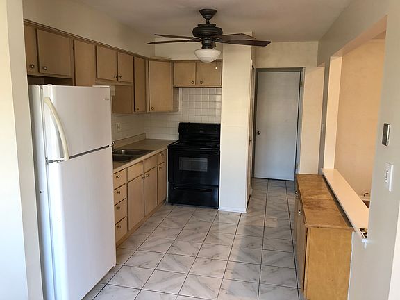 5th image of 8516 Hampshire Dr