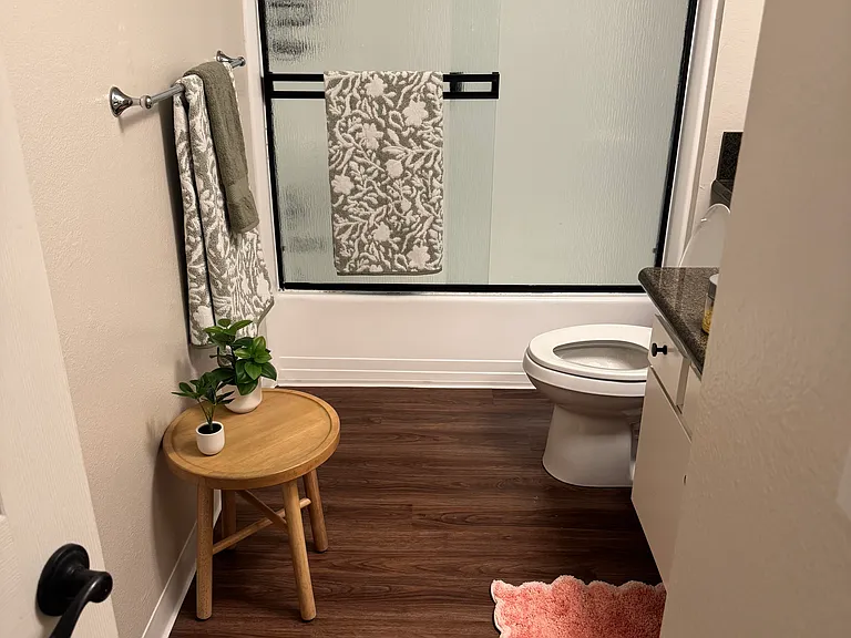 300 E Live Oak St #2J — Photo 6