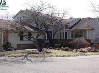 6003 Pebble Lane Ct, West Bloomfield, MI 48322