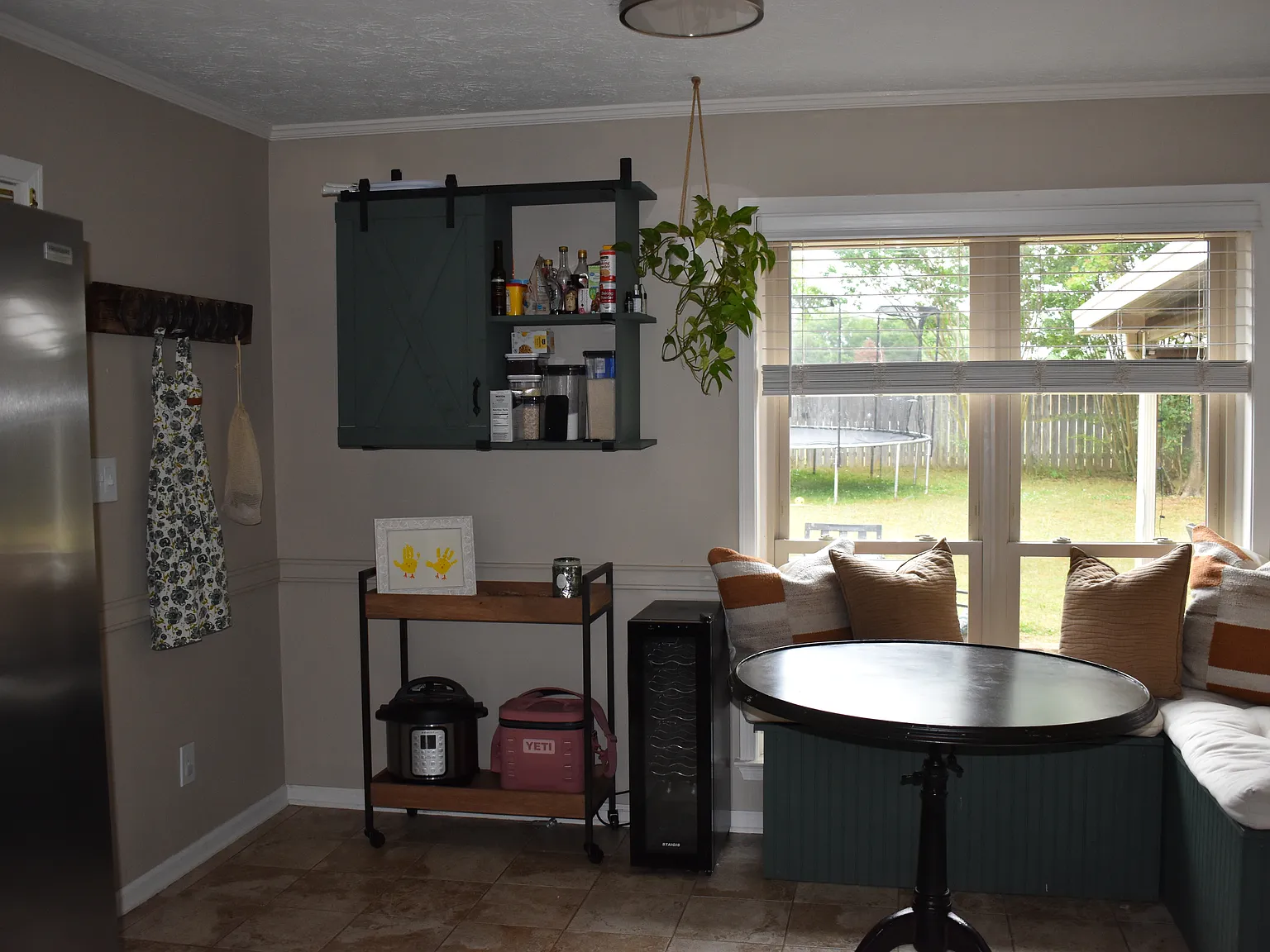 3 bed, 2018 sqft, $2,999 — Photo 4