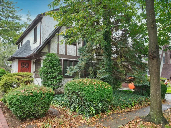 191 Violet Avenue, Floral Park, NY 11001