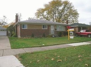 20847 Crestmont Ln, Dearborn Heights, MI 48127
