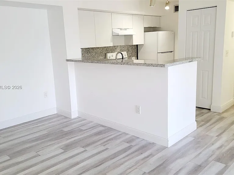 11155 SW 5th Pl #203 — Photo 6