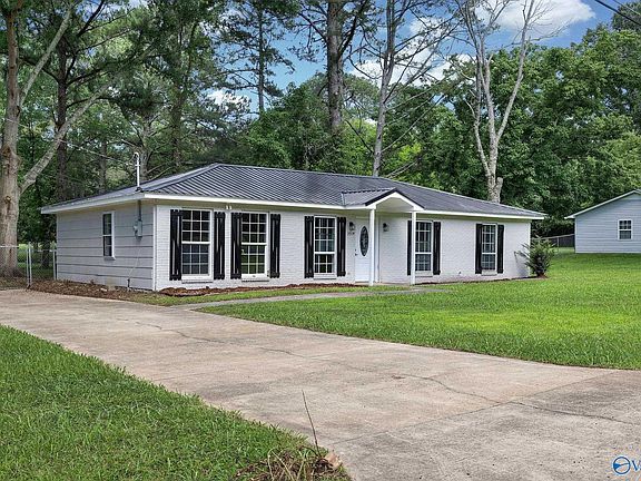 2nd image of 2514 Crockett Cir