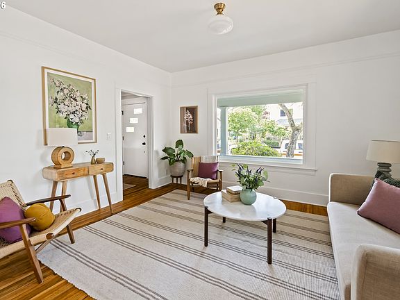 4th image of 4616 SE 63rd Ave