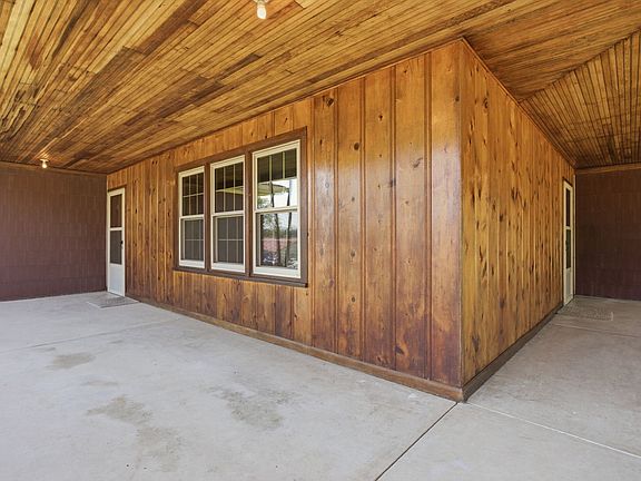 4th image of 131 Greenwood Acres Dr