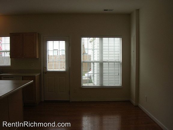 4th image of 5601 Millwheel Way
