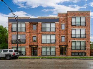 2824 W Van Buren St #201, Chicago, IL 60612