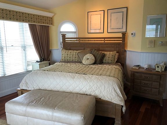5th image of 300 Alder Ln