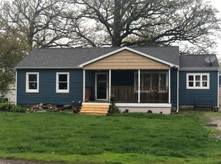 811 E Richardson St, Farmer City, IL 61842