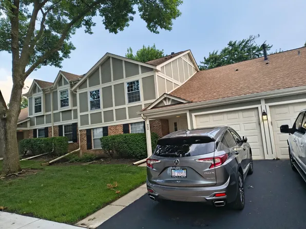 22 Waterbury Ln Unit O2, Schaumburg, IL 60193