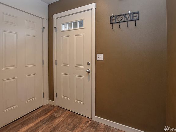 2nd image of 614 Joann Dr NE