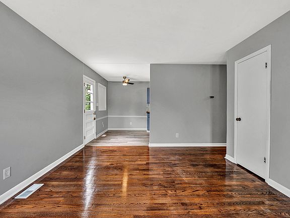 3rd image of 4014 Maine Ave NW