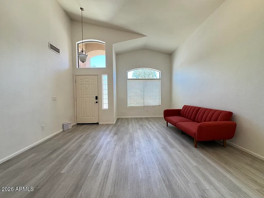 3 bed, 2.5 bath, 1982 sqft, $2,300 — Photo 3