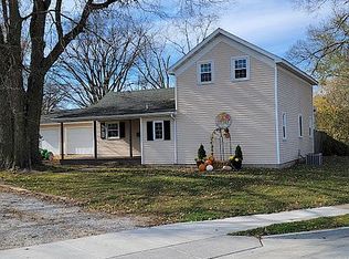 445 Broadway, Mt Zion, IL 62549