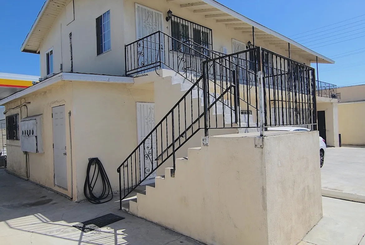 3347 Del Mar Ave — Photo 1