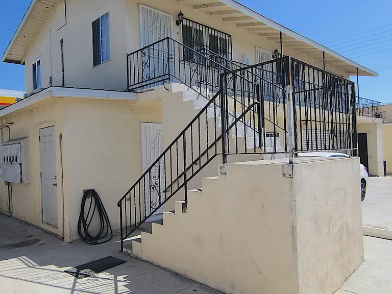3347 Del Mar Ave #4 — Photo 1