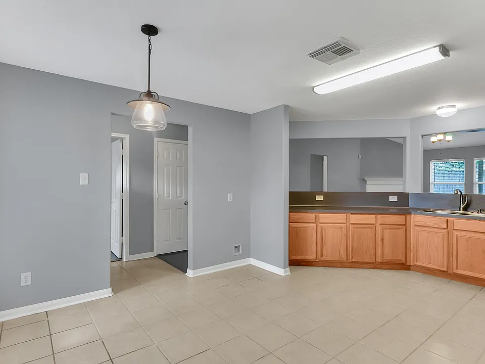 223 Fantasy Ln