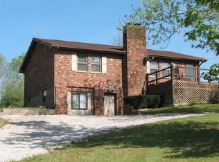 1938 Log Lick Rd, Winchester, KY 40391