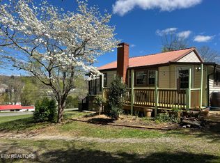 1229 Sugar Fork Rd, Dandridge, TN 37725