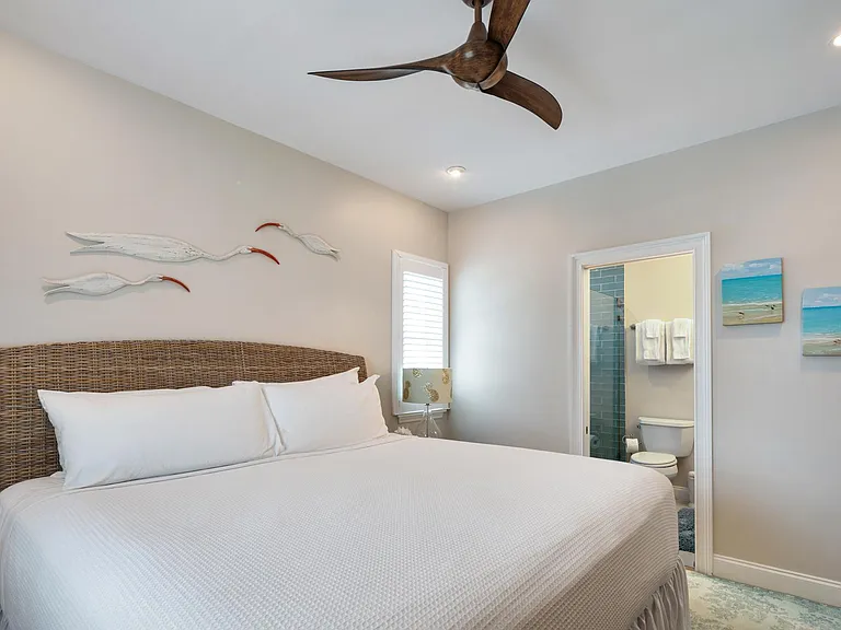 Queen bedroom