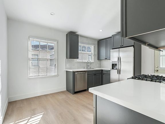 3rd image of 9222 Alden Dr #7