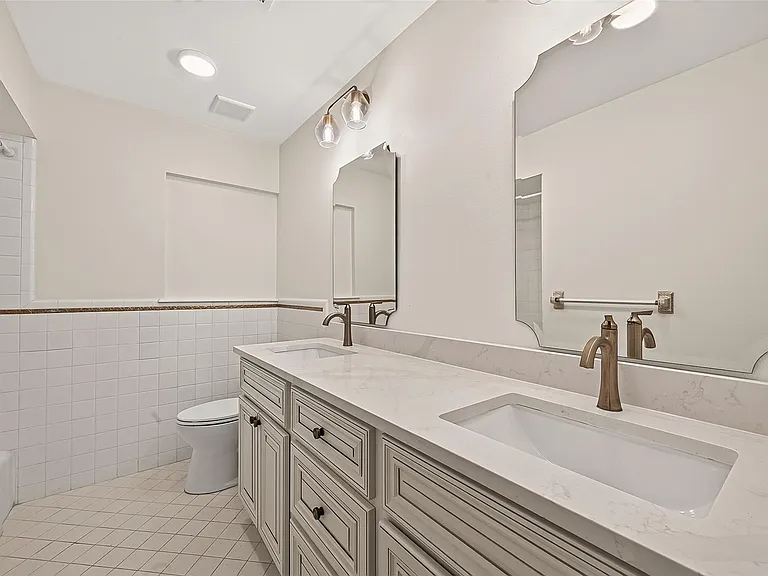 12411 Pinerock Ln — Photo 30