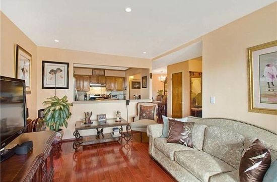 4th image of 7929 Seaview Ave
