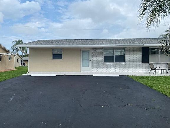 2nd image of 2804 Crown Ct #145
