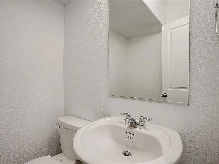 209 Majestic Cedar Dr — Photo 12