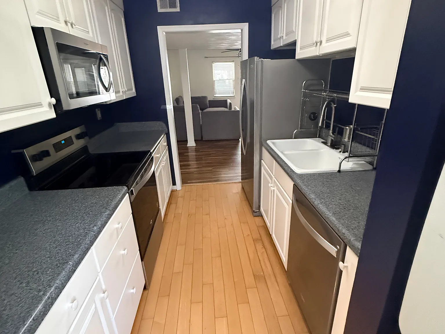 3175 Reese Dr — Photo 3