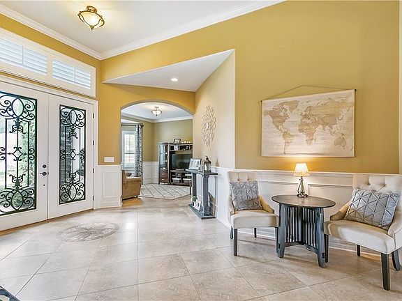 4th image of 2283 Northumbria Dr