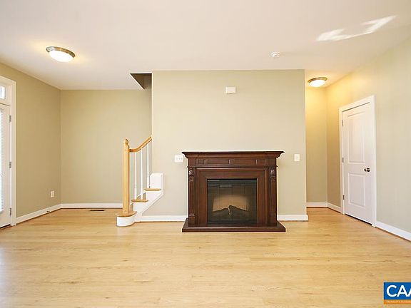 4th image of 2156 Saranac Ct