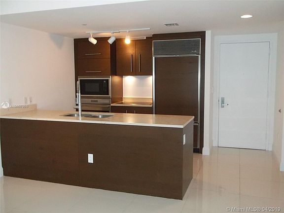 3rd image of 475-321 Brickell Ave