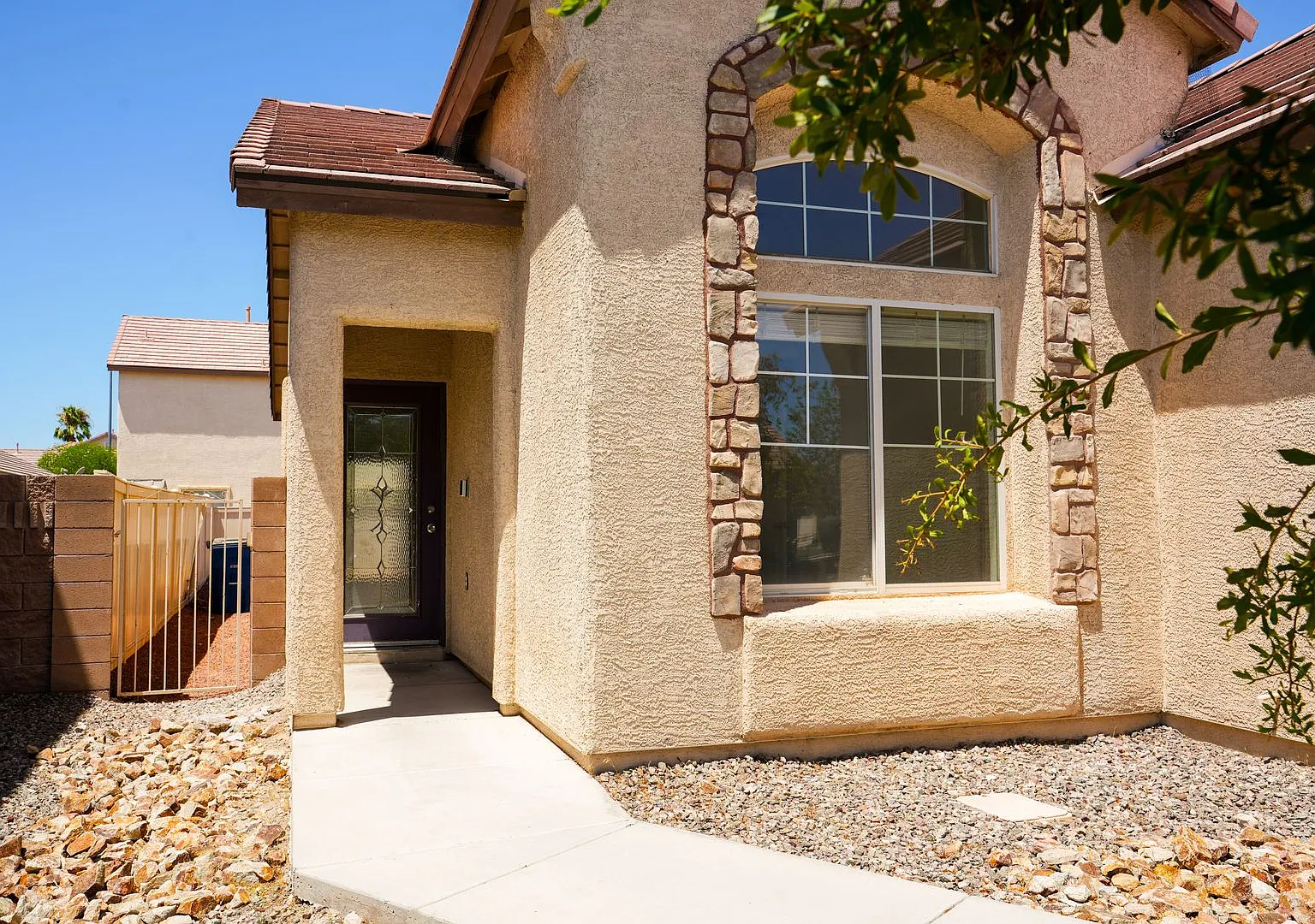 Beautifully Updated Single-Story Home with an Open Floor Plan — Photo 4