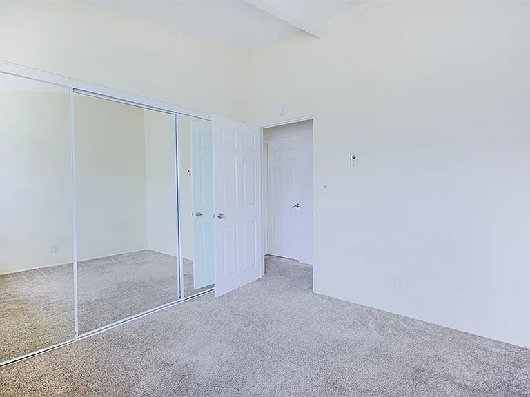 5542 Fernhill Cir — Photo 37