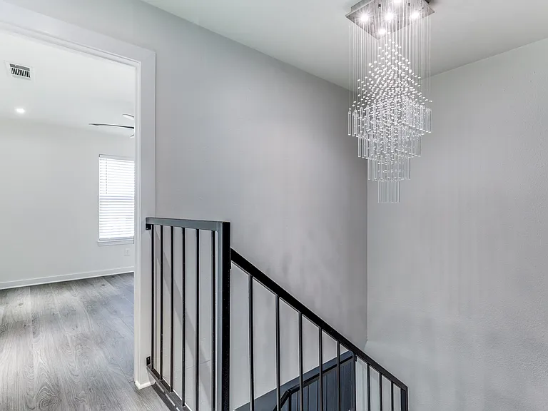 2228 Colony Ct — Photo 3