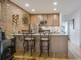 104 Chandler St, Boston, MA