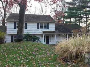 22 Beaver Ridge Rd, Morris Plains, NJ 07950