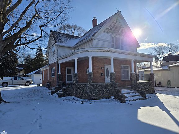 4th image of 202 S Main St