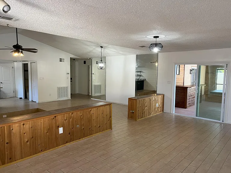 245 W Highland St — Photo 5